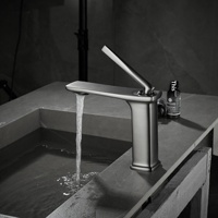 Robinet de lavabo en cuivre pur à poignée unique avec valve en céramique, à quatre sorties, moderne et minimaliste, à poser sur le comptoir, pour eau chaude/froide