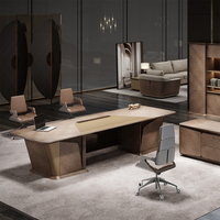 Le bureau de direction au design luxueux et léger est un mobilier de bureau en bois commercial, un bureau de direction