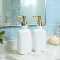 Bouteilles à pompe en plastique PET carrées blanches de luxe avec pompe dorée |   Contenants cosmétiques vides rechargeables de 500 ml pour shampoing et lotion
