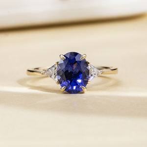 Anillo de compromiso de zafiro con forma ovalada de oro de 14 quilates Messi Jewelry MSR-1794 - Product Image 1