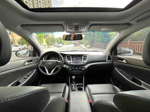 <span class=keywords><strong>Hyundai</strong></span> <span class=keywords><strong>Tucson</strong></span> <span class=keywords><strong>2018</strong></span> 1.6T 7DCT 2WD Edición Especial 15.º Aniversario LHD SUV Compacto de <span class=keywords><strong>Gasolina</strong></span> - Product Image 2