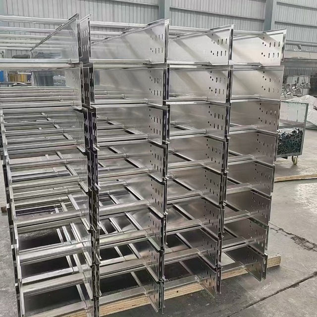 New Design Customized Strong Weak Current 300 mm Rung Space Aluminum Frp Trunking Ventilated Ladder Types Cable Tray In China
