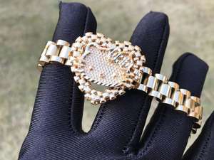 สร้อยคอแฟชั่นผู้หญิง ดีไซน์เก๋ไก๋ทันสมัย  วัสดุสแตนเลสสตีล  รูปทรงนักเก็ต  พร้อมจี้การ์ตูนเจียระไนเพชร  เหมาะเป็นของขวัญ - Product Image 5