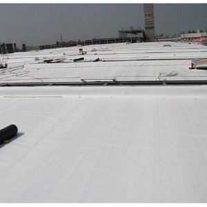 <span class=keywords><strong>Membrane</strong></span> imperméable en polyoléfine thermoplastique verte et écologique, fiable pour le soudage, le collage, la pose sans travaux ou la fixation mécanique - Product Image 5
