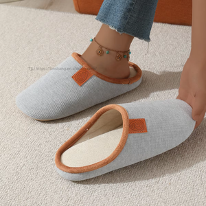 Vente en gros de nouvelles technologies : pantoufles simples de style japonais et coréen pour la maison, avec logo personnalisé, sans minimum de commande - Product Image 4