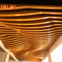 Panneau de plafond ondulé en aluminium durable à prix d'usine, plafond à lamelles en aluminium pour bâtiments commerciaux