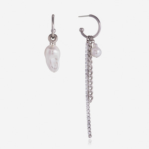 ต่างหูสแตนเลสทรงหยดน้ำประดับมุกและพู่เพชรซิร์คอนสำหรับผู้หญิงใส่ได้ทุกวัน - Product Image 1