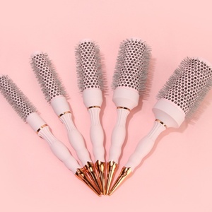 <span class=keywords><strong>Brosse</strong></span> à <span class=keywords><strong>cheveux</strong></span> à rouleau d'air thermique en aluminium professionnel <span class=keywords><strong>brosse</strong></span> à rouleau chauffée pour un séchage plus rapide <span class=keywords><strong>brosse</strong></span> à boucles pour <span class=keywords><strong>cheveux</strong></span> <span class=keywords><strong>bouclés</strong></span> - Product Image 4
