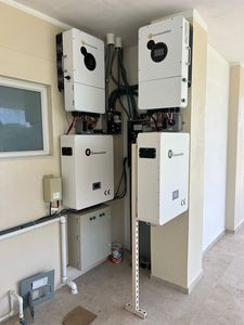 Sistema de Energía Solar de 12kw Más Económico, 8kw 10kw 16kw 20kw 24kw 30kw, Sistema de Energía Solar Híbrido Completo de Alta Calidad para Uso Doméstico - Product Image 1