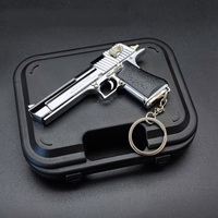 Juego de disparos para niños, juego de entrenamiento, pistola de juguete 1:3, Mini llavero de pistola de aleación, pistola de juguete extraíble personalizada