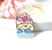 Grosir hadiah luas murah Cina topi kustom kerah Logo logam keras lembut Enamel kerah Pin untuk pakaian