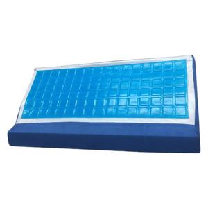 Coussin de positionnement anti-escarres Virtue Gel 60x25x20cm en forme de R pour personnes âgées et femmes enceintes - Product Image 1