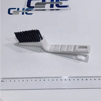 Brosse à manche en plastique léger personnalisée pour le nettoyage et l'entretien des équipements, brosse à poils en nylon pour l'élimination de la poussière
