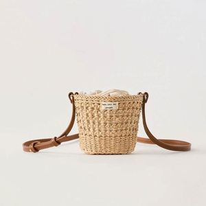Cute <b>Hand</b> Made Summer Outdoor Dress Hollow Design Lady Girl Shoulder Bag <b>Mini</b> Beach Basket Bag - Product Image 1