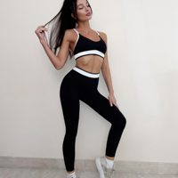 Setelan Olahraga Wanita Tiga Potong Warna-warni Modis, Bra Peach Seksi Model Halter, Celana Pendek Berbahan Halus, Legging Yoga untuk Wanita Muda