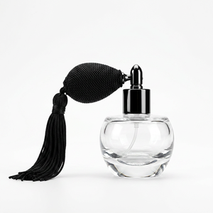 Flacon de <span class=keywords><strong>parfum</strong></span> haut de gamme noir à pompon, flacon de <span class=keywords><strong>parfum</strong></span> vintage en verre vide en forme d'ampoule tricotée, flacon pulvérisateur pour la décoration intérieure - Product Image 2