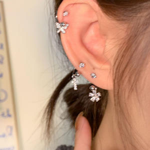 ต่างหูเม็ดเดี่ยวเซอร์โคเนียทรงลูกบาศ์กสีเงินคุณภาพสูงแบบทันสมัยสำหรับผู้หญิง - Product Image 4