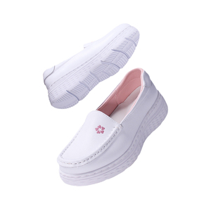 2024 nuovo accetta <span class=keywords><strong>scarpe</strong></span> da <span class=keywords><strong>lavoro</strong></span> ospedaliere impermeabili comode e scivolose in pelle bovina personalizzate - Product Image 6