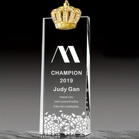 Trophée en verre cristallin K9 durable fait main, personnalisable avec logo et texte, pour récompense de conférence annuelle