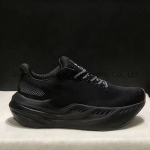 Chaussures de course pour hommes personnalisées avec logo en maille, modèle Max Triple Black Ice Grey Country, baskets de style marche - Product Image 4