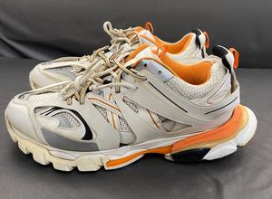 Chaussures de sport tendance et populaires de haute qualité pour hommes et femmes, avec design LED, pour un usage décontracté, pour hommes et femmes. - Product Image 2