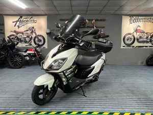 <span class=keywords><strong>Scooter</strong></span> <span class=keywords><strong>Suzuki</strong></span> UY125 125cc à refroidissement par air EFI - Product Image 5