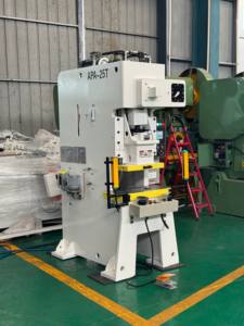 DADI APA 25-315T Servo-Controlled Precision Press Line ISO Vérifié pour la production de panneaux automobiles et de composants de moteur - Product Image 3