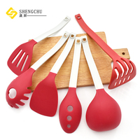 Nouveaux produits Ensemble de 6 ustensiles de cuisine en silicone antiadhésifs avec manche assemblé