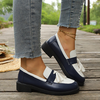 Mocassins à talon bas à pampilles pour femmes, bicolores noir et blanc, style preppy, vintage, décontracté, pour le bureau ou le campus