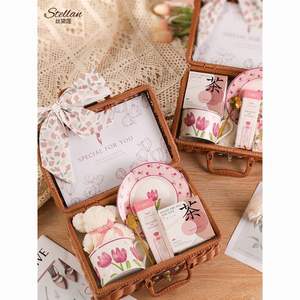 LANJO - Juego de Caja de Regalo de Lujo con Temática Rosa para Damas de Honor, Taza Floral, Toalla de Spa, Papel Reciclado Hecho a Mano, Regalo de Agradecimiento para Damas de Honor - Product Image 3
