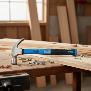 Martillo de carpintero Fervi de 20 oz con cabeza de acero y mango de goma azul para trabajos de carpintería y construcción - Product Image 3