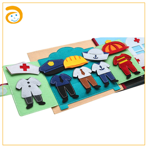 Livre d'activités Montessori en feutre fait main sur le thème de la construction et de la médecine, personnalisable, pour les tout-petits - Product Image 4