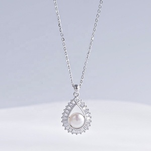 Collier unique en argent sterling 925 plaqué or 14 carats avec pendentif coquillage et zircon, style goutte d'eau, minimaliste, pour mariée - Product Image 3