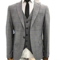 Ensemble trois pièces pour homme en laine/polyester respirant à carreaux gris : gilet à cinq boutons, blazer à poches passepoilées et pantalon – Idéal pour le bureau et les cérémonies