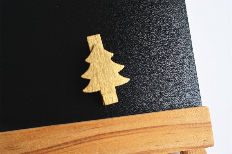 ต้นคริสต์มาสสีทอง