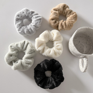 Chouchous Élastiques Faits Main Personnalisés en Peluche Douce et Moelleuse, Mignons et Adorables, Accessoires pour Cheveux, Bandeaux pour Femmes et Filles, <span class=keywords><strong>Mariage</strong></span> - Product Image 5