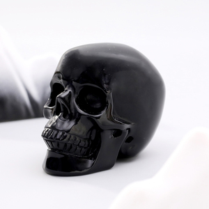 Crânes humains en cristal naturel sculpté à la main Artisanat folklorique Figurine de guérison en pierre de sang de dragon pour la décoration d'Halloween - Product Image 6