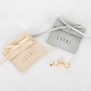 Bolsas de Joyería Personalizadas con Logotipo Impreso, Estilo Ins, Color Gris Beige, Bolsa de Embalaje de Joyería de Microfibra con Lazo - Product Image 5