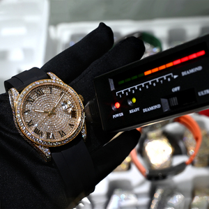 <span class=keywords><strong>Montre</strong></span> mécanique de luxe pour homme avec moissanite de clarté VVS1, <span class=keywords><strong>cadran</strong></span> à chiffres romains, mouvement japonais, bracelet en caoutchouc certifié GRA - Product Image 2