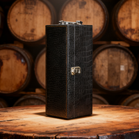 Boîte à rabat Boîte cadeau avec poignée Cuir PU noir à motif crocodile Emballage pour boissons alcoolisées