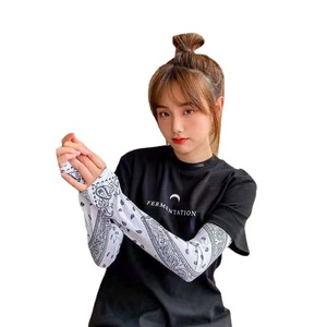 Mangas de Ciclismo con Protección Facial UV, Transpirables, Unisex, para Adultos, Blancas con Estampado Negro, Estilo para Viajes Diarios - Product Image 4