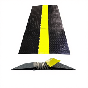 屋外用ゴム製ケーブルトレイ スピードバンプ 耐圧縮 高耐荷重 耐摩耗 ステージ横断保護 ワイヤーグラウンドトレイ - Product Image 1