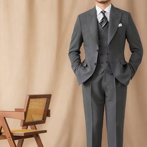 Abito su Misura da <span class=keywords><strong>Uomo</strong></span> Grigio Fumo con Risvolto Largo in Poliestere, Finitura Opaca Liscia, Abbigliamento Esecutivo per Trattative Finanziarie - Product Image 3