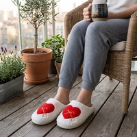 Chaussons d'intérieur chauds d'hiver à bout fermé, semelle souple en TPR antidérapante, motif brodé cœur et clé pour couple, pour la Saint-Valentin et les mariages