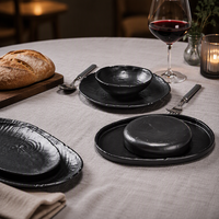 Ensemble d'assiettes élégantes en porcelaine fine noire et blanche, idéal pour les mariages, les fêtes, les cadeaux, écologiques et non toxiques