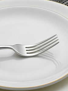 Juego de Cubiertos de Lujo de Acero Inoxidable 304 Forjado con Diseño de Columna Romana para Restaurante y Hotel, Cuchillo y Tenedor para Bistec Estilo Occidental, Vajilla para el Hogar con Acabado Espejo - Product Image 2