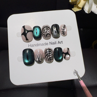 OEM ODM Vente en gros Faux ongles à presser faits main, motif œil de chat gothique, œil flamme 3D, courts carrés, réutilisables, ensemble personnalisé