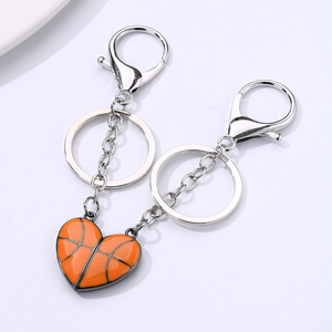 Llavero <span class=keywords><strong>de</strong></span> Pareja con Diseño Deportivo Creativo en Forma <span class=keywords><strong>de</strong></span> Corazón, Llavero Magnético <span class=keywords><strong>de</strong></span> Baloncesto <span class=keywords><strong>de</strong></span> Dibujos Animados para <span class=keywords><strong>Mi</strong></span> Hijo - Product Image 6