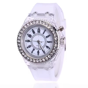 Montre Sport Enfant 2025 – Montre LED Lumineuse Tendance et Fluorescente pour Garçons et Filles – Montres à Quartz - Product Image 2