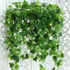 พืชประดิษฐ์ใบไอวี่สีเขียว สำหรับตกแต่งรั้ว กำแพง งานแต่งงาน ตกแต่งบ้าน ใบพลาสติกแขวน - Product Image 1